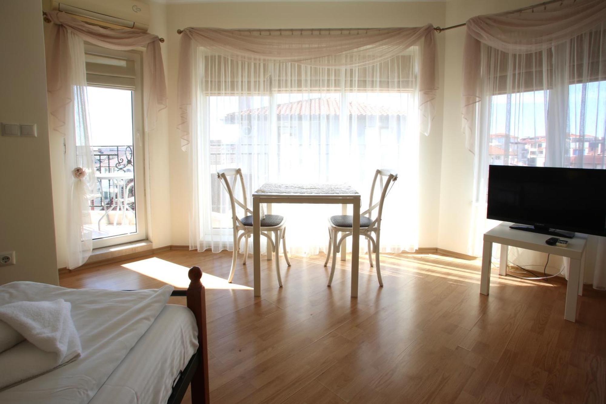 Villa Livia Boutique Apartments Ravda Buitenkant foto